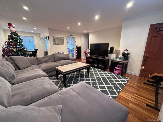 14-81 212 Street 270, Bayside, NY 11360