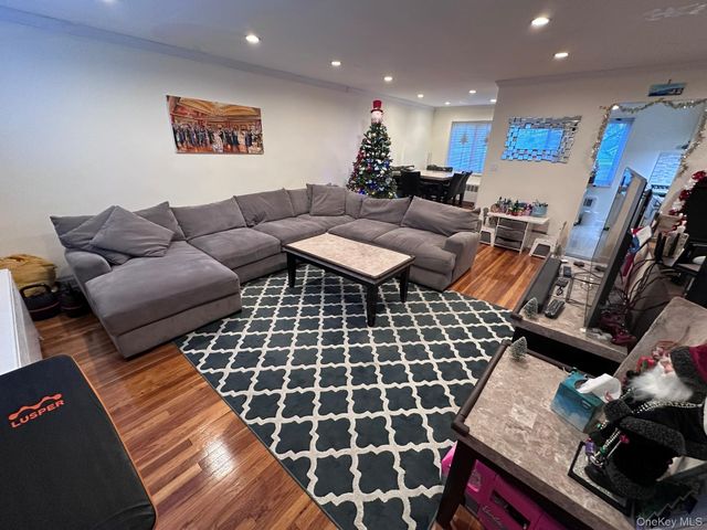 14-81 212 Street 270, Bayside, NY 11360