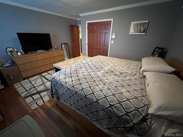 14-81 212 Street 270, Bayside, NY 11360