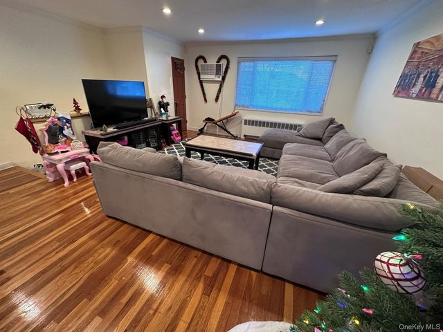 14-81 212 Street 270, Bayside, NY 11360