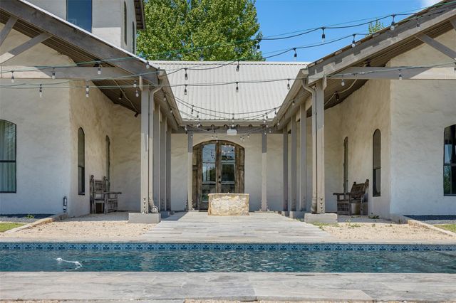 139 Blossom Hill Road, Round Top, TX 78954