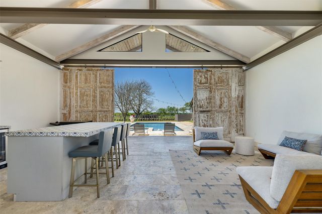 139 Blossom Hill Road, Round Top, TX 78954