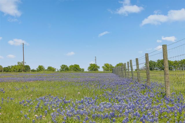 139 Blossom Hill Road, Round Top, TX 78954