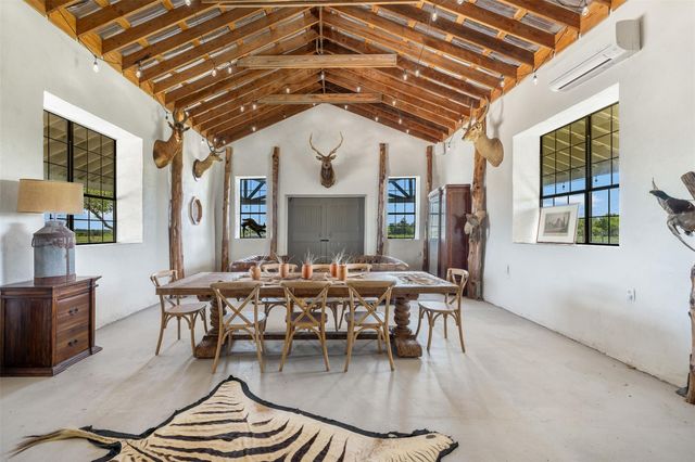 139 Blossom Hill Road, Round Top, TX 78954