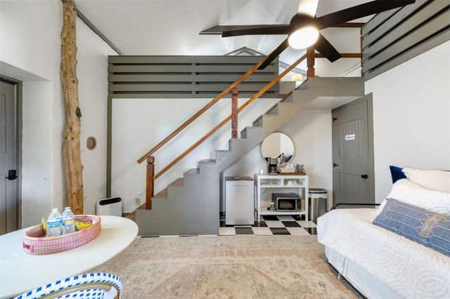 139 Blossom Hill Road, Round Top, TX 78954