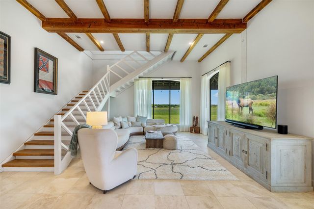 139 Blossom Hill Road, Round Top, TX 78954