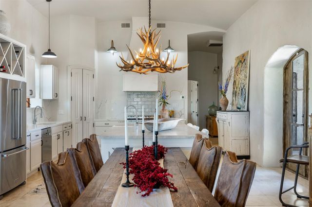 139 Blossom Hill Road, Round Top, TX 78954