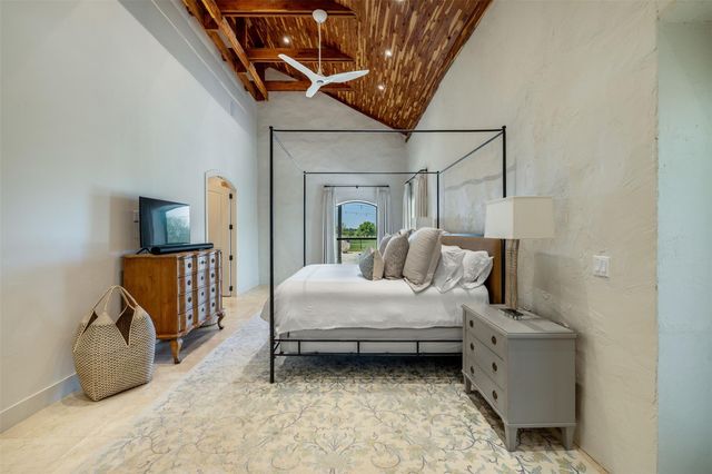 139 Blossom Hill Road, Round Top, TX 78954