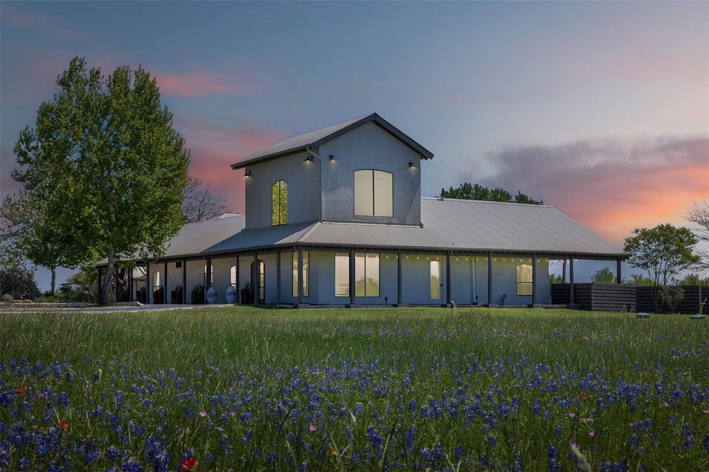 139 Blossom Hill Road, Round Top, TX 78954