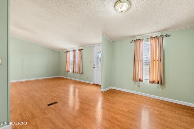 267 Glenlock Rd, Sweetwater, TN 37874