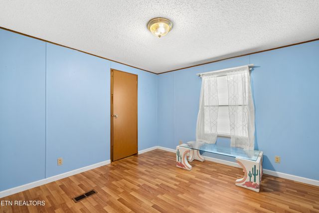 267 Glenlock Rd, Sweetwater, TN 37874