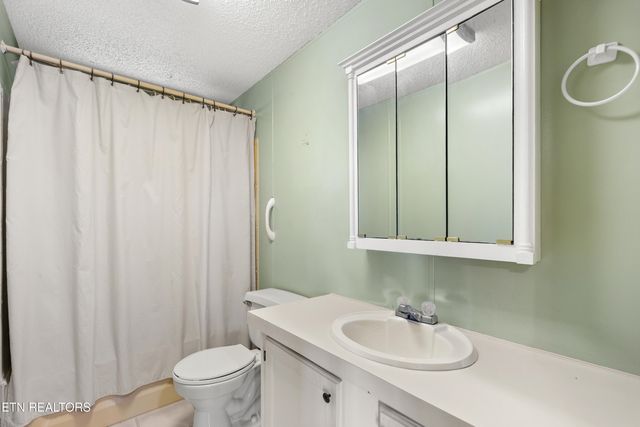 267 Glenlock Rd, Sweetwater, TN 37874