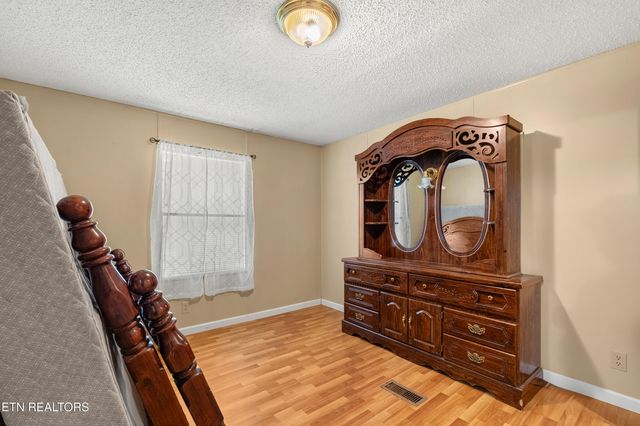 267 Glenlock Rd, Sweetwater, TN 37874