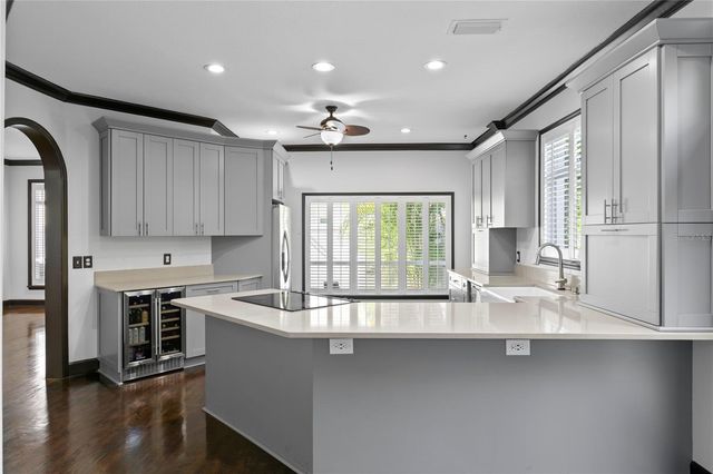 3821 W SANTIAGO STREET, Tampa, FL 33629