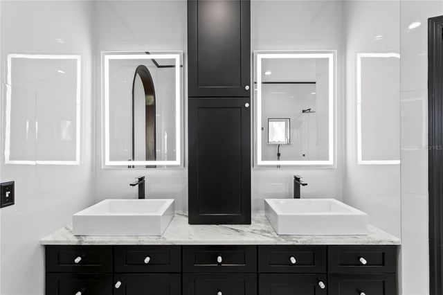 3821 W SANTIAGO STREET, Tampa, FL 33629