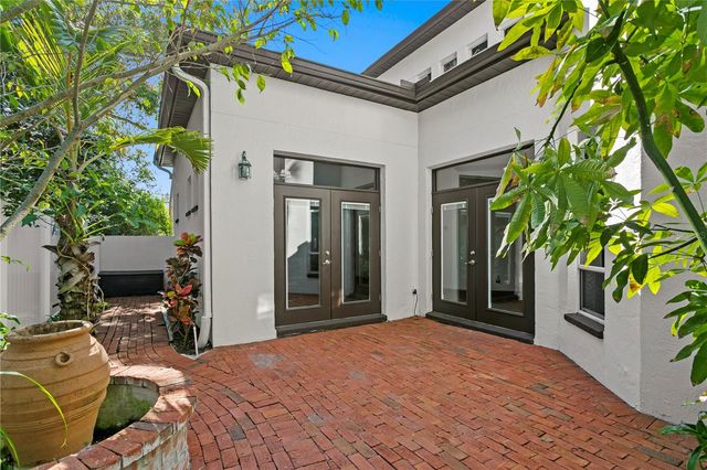 3821 W SANTIAGO STREET, Tampa, FL 33629