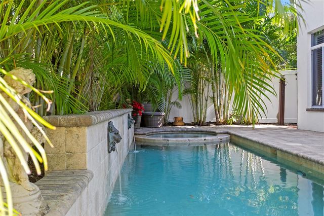 3821 W SANTIAGO STREET, Tampa, FL 33629