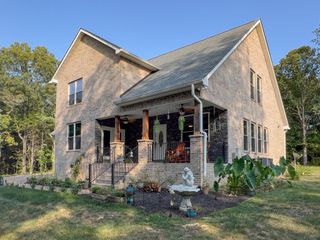 2999 Dugley Branch Dr, Bon Aqua, TN 37025