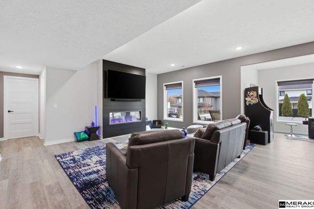 2730 N 182nd Avenue, Elkhorn, NE 68022