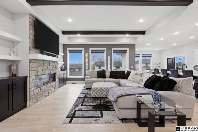 2730 N 182nd Avenue, Elkhorn, NE 68022