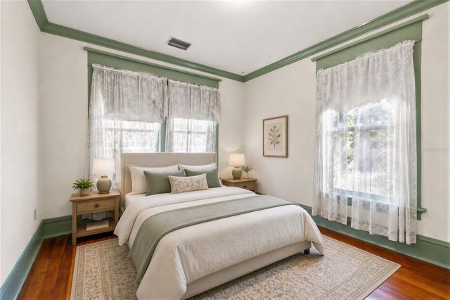 5202 N SEMINOLE AVENUE, Tampa, FL 33603