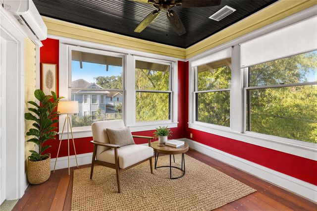 5202 N SEMINOLE AVENUE, Tampa, FL 33603