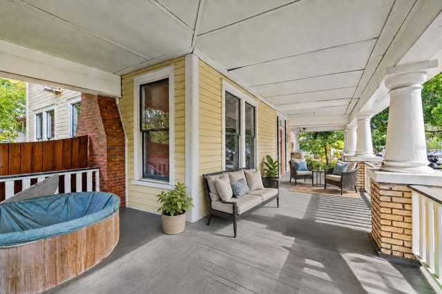 5202 N SEMINOLE AVENUE, Tampa, FL 33603