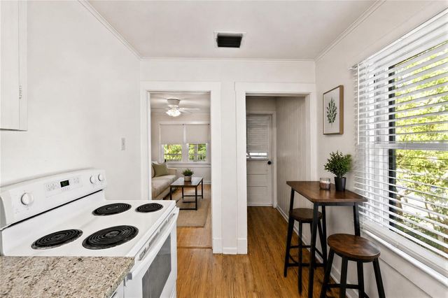 5202 N SEMINOLE AVENUE, Tampa, FL 33603