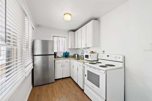 5202 N SEMINOLE AVENUE, Tampa, FL 33603