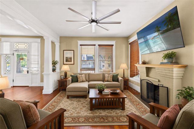 5202 N SEMINOLE AVENUE, Tampa, FL 33603