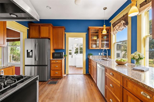 5202 N SEMINOLE AVENUE, Tampa, FL 33603