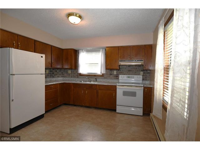 653 N 2nd Street, New Richmond, WI 54017