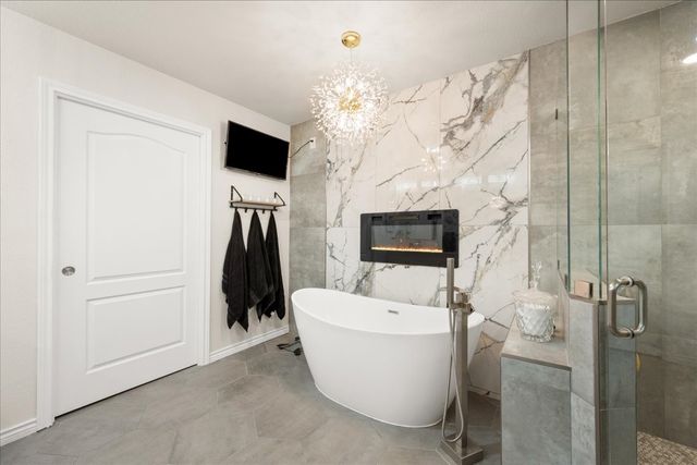 1508 Canyon Creek Drive W, Azle, TX 76020