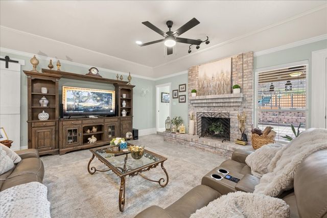 1508 Canyon Creek Drive W, Azle, TX 76020