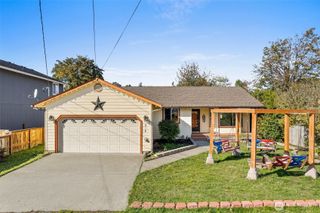 215 James St S, Roy, WA 98580