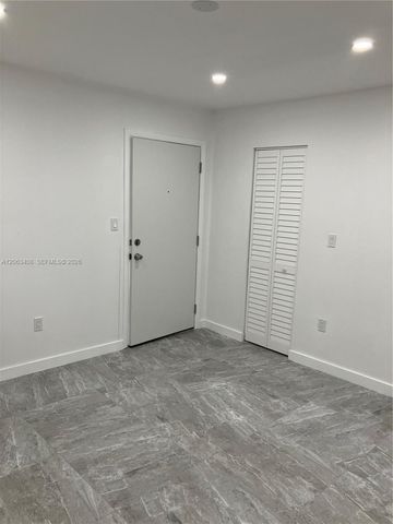 8305 SW 72nd Ave 109A, Miami, FL 33143