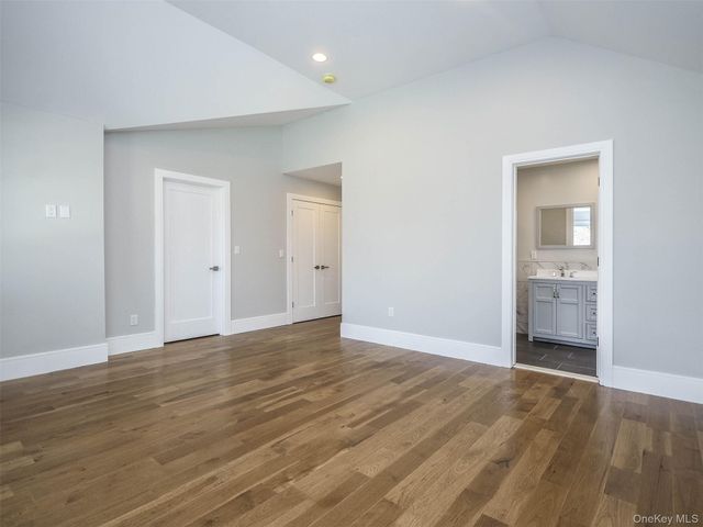 15 B Dunes Lane, Port Washington, NY 11050