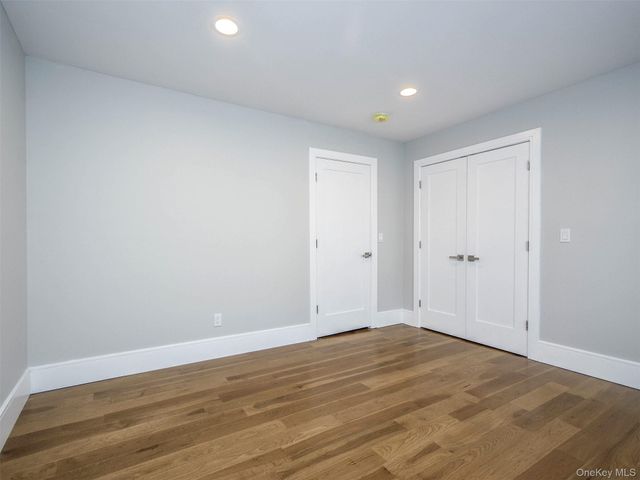 15 B Dunes Lane, Port Washington, NY 11050