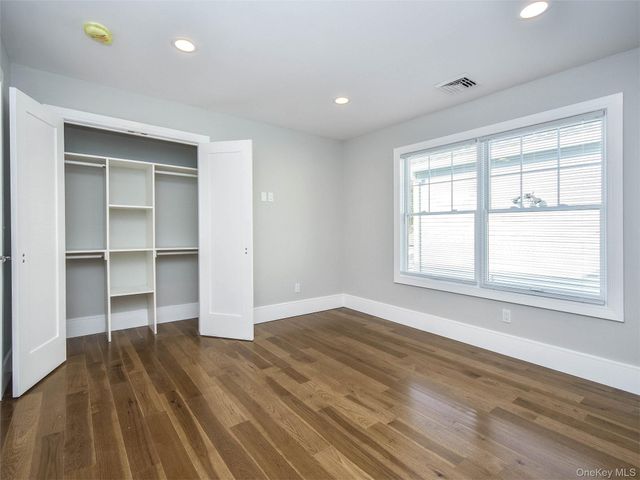 15 B Dunes Lane, Port Washington, NY 11050