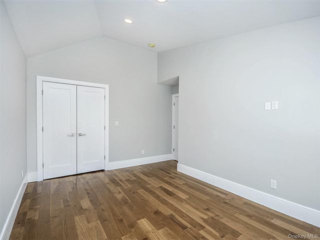 15 B Dunes Lane, Port Washington, NY 11050