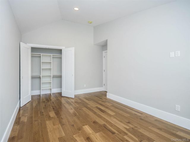 15 B Dunes Lane, Port Washington, NY 11050