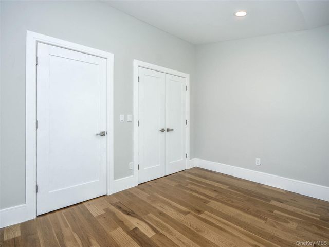 15 B Dunes Lane, Port Washington, NY 11050