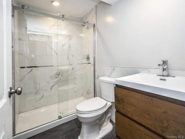 15 B Dunes Lane, Port Washington, NY 11050