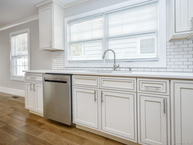 15 B Dunes Lane, Port Washington, NY 11050