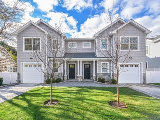15 B Dunes Lane, Port Washington, NY 11050