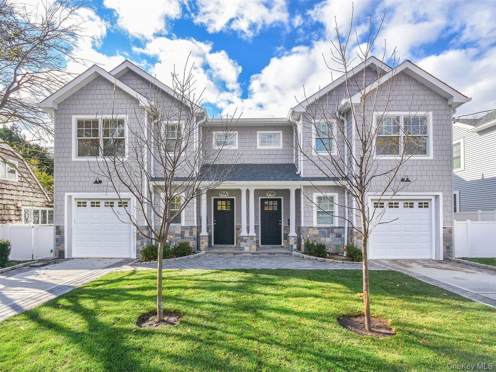 15 B Dunes Lane, Port Washington, NY 11050