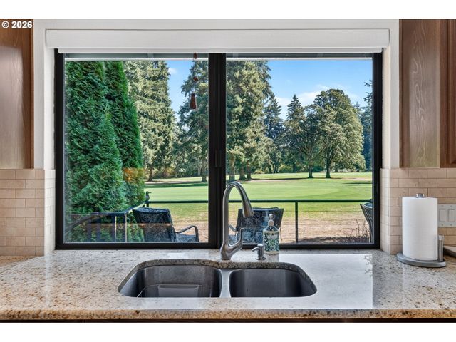 770 Ne 31ST Pl, Canby, OR 97013