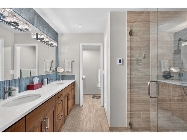770 Ne 31ST Pl, Canby, OR 97013