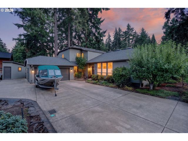 770 Ne 31ST Pl, Canby, OR 97013