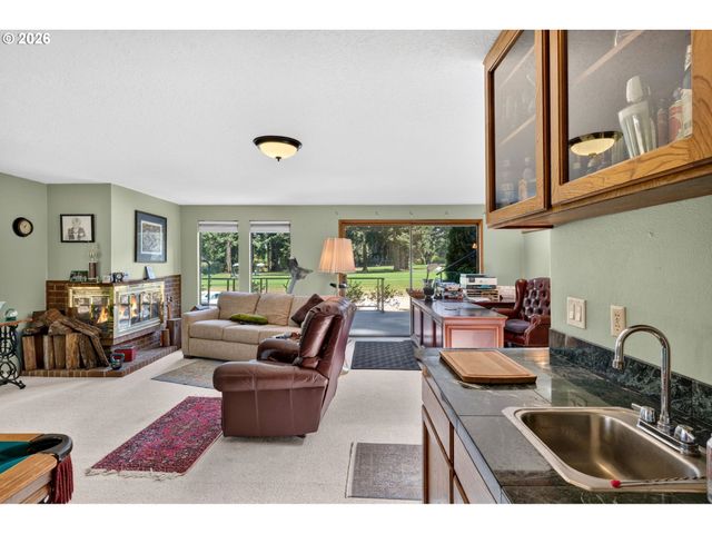 770 Ne 31ST Pl, Canby, OR 97013
